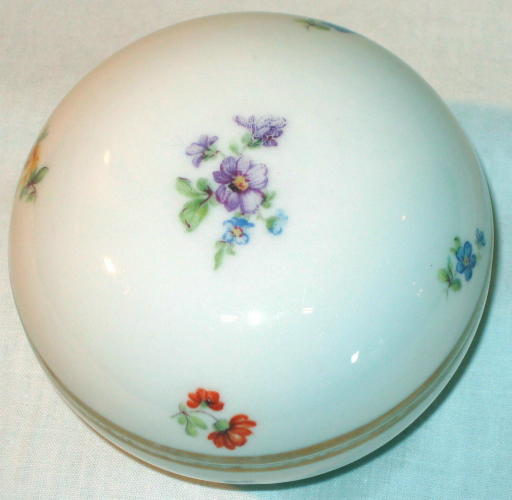 Porcelain Round Box